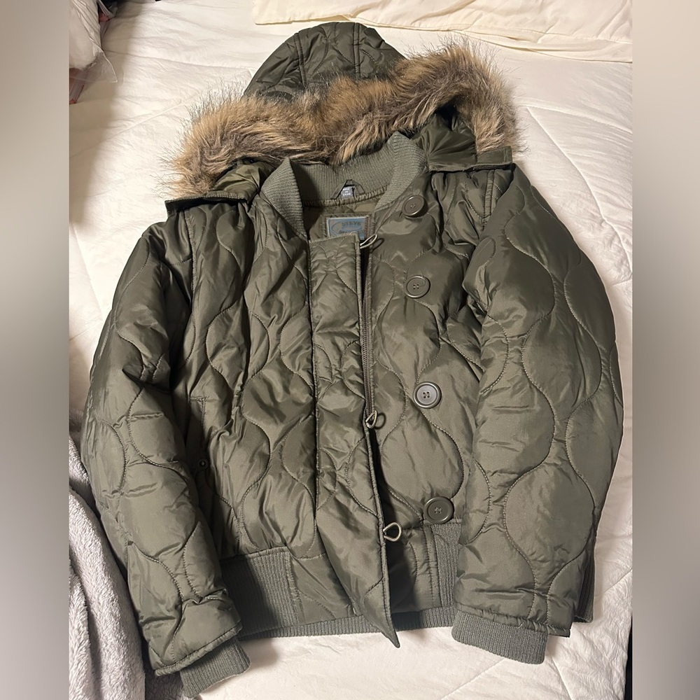 S Steve Madden Green puffer jacket with detachable hood